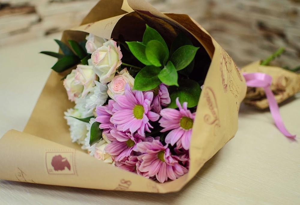 Букет цветов из: Розы и Хризантемы в Адамий