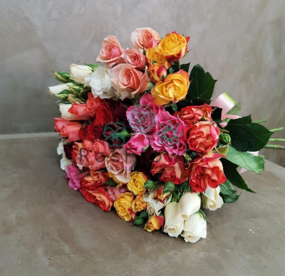 Букет цветов из: Розы в Адамий