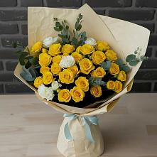 Букет цветов из:  Розы в Адамий