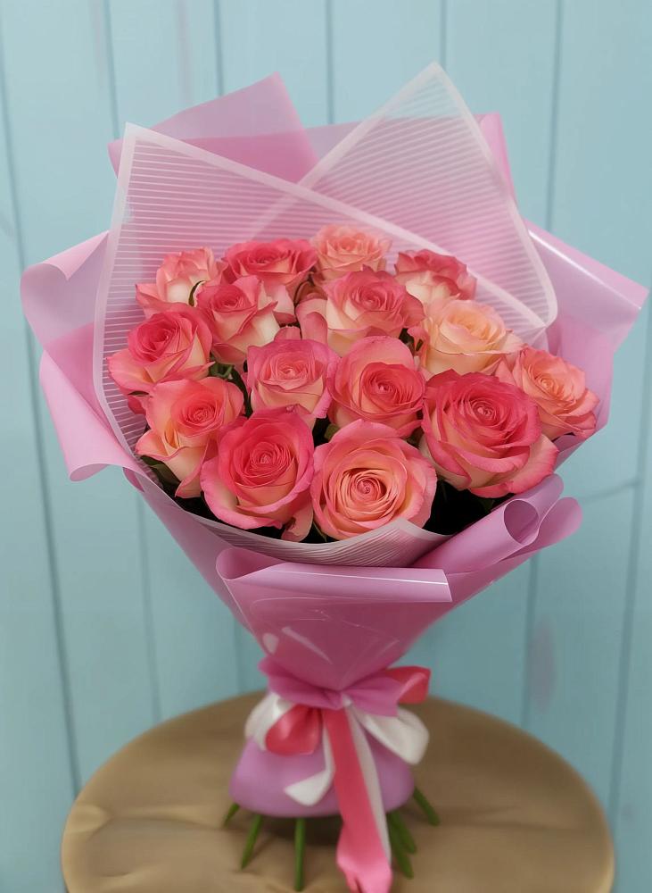 Букет 15 Розовых роз Равель в Адамий