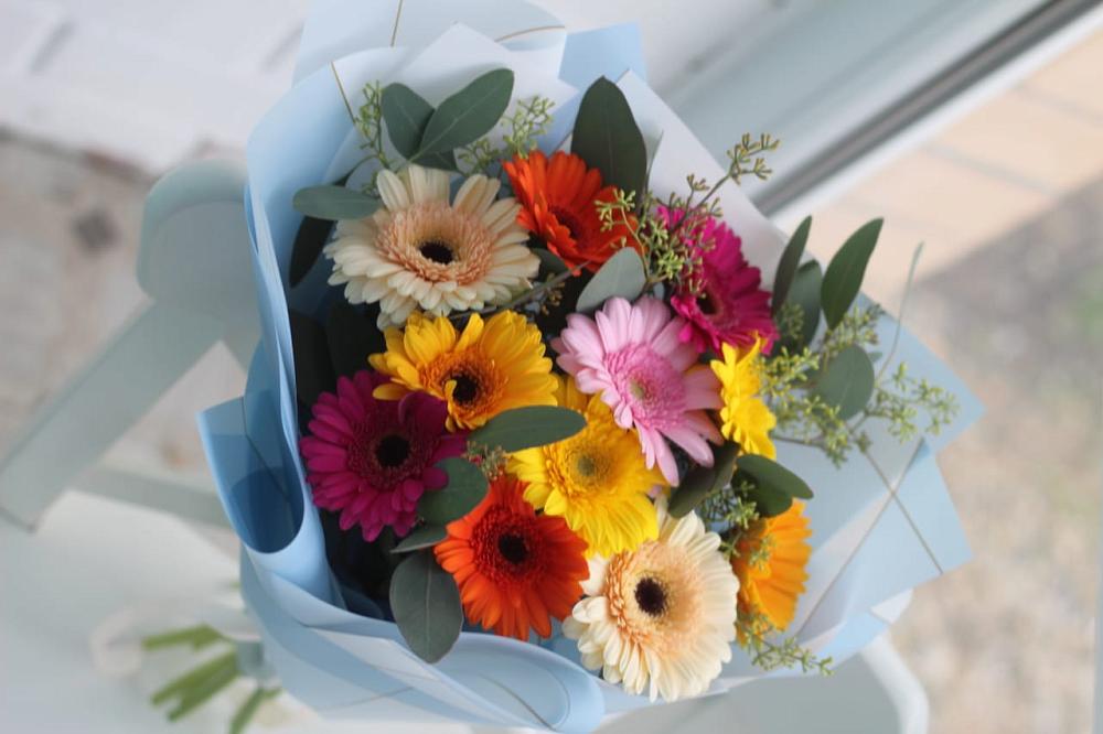 Букет цветов из: Герберы в Адамий