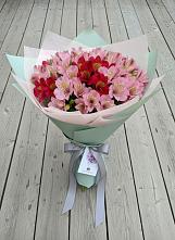 Букет цветов из:  Альстромерии в Адамий