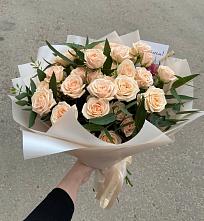 Букет Кремовые розы Латте в Адамий