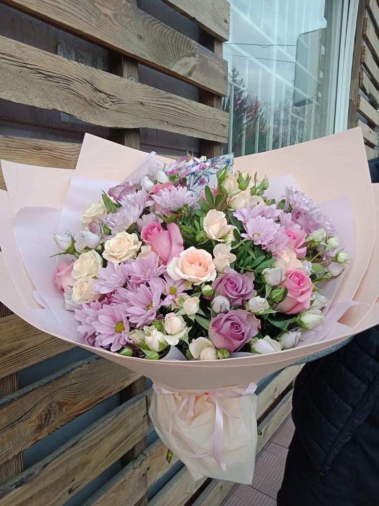 Букет цветов из: Розы и Хризантемы в Адамий