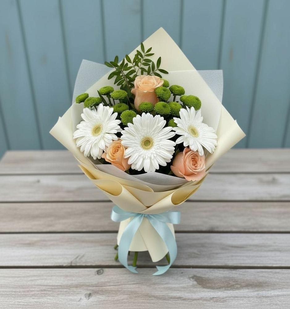 Букет герберы и розы в Адамий Букет цветов из: Герберы, Розы и Хризантемы в Адамий