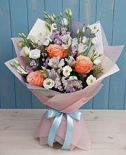 Букет цветов из:  Лизиантусы, Розы, Альстромерии и Гипсофила в Адамий