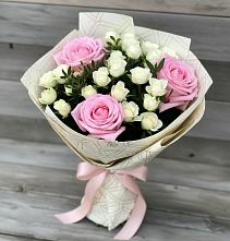 Букет цветов из:  Розы в Адамий