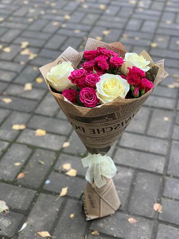 Букет цветов из: Розы в Адамий
