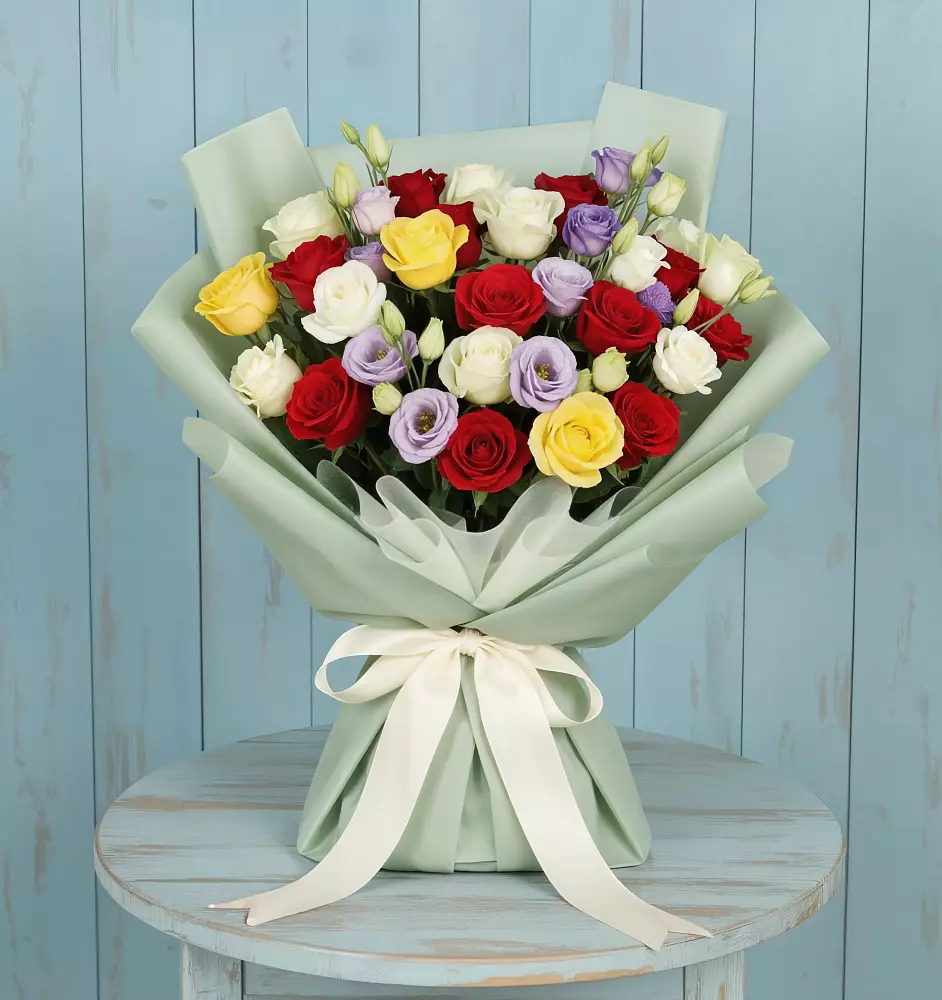 Букет цветов из: Розы в Адамий