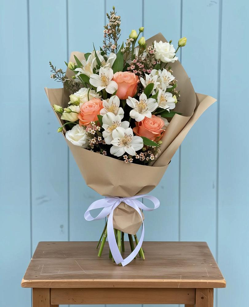 Букет яркий комплимент в Адамий Букет цветов из: Альстромерии, Лизиантусы, Розы и Хризантемы в Адамий